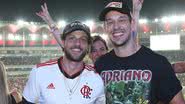 João Vicente de Castro e Chay Suede assistem ao jogo do Flamengo no Maracanã - Reprodução/Instagram