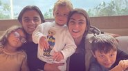 Mariana Uhlmann, Felipe Simas, Joaquim, Maria e Vicente posam juntos - Reprodução/ Instagram