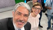 Jornalista Renata Lo Prete aparece junto de William Bonner e produção da Globo nos bastidores da cobertura da posse de Lula - Foto: Reprodução / Instagram