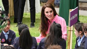 Kate Middleton apostou na beleza ao eleger look rosa para comparecer a piquenique - Foto: Getty Images