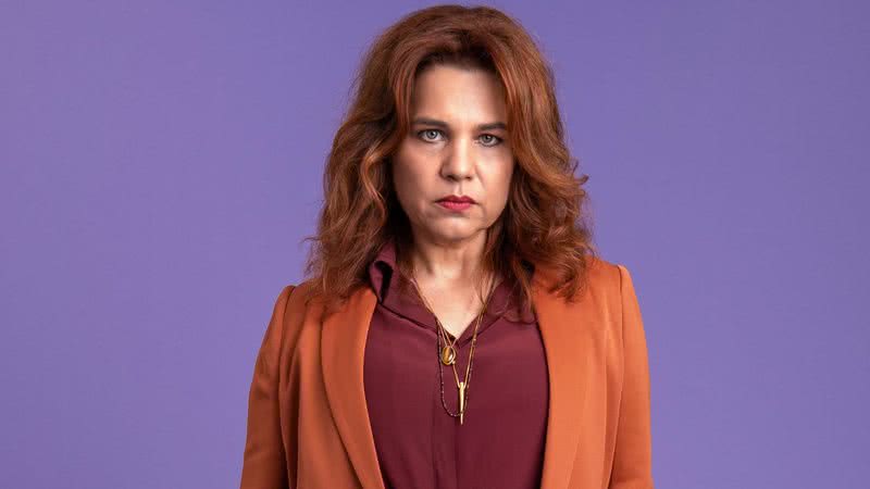 A atriz Isabel Teixeira como Helena, vilã da trama de Elas por Elas - Foto: Reprodução/Globo