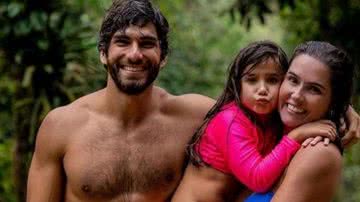 Deborah Secco, Hugo Moura e a filha do casal, Maria Flor - Foto: Reprodução / Instagram