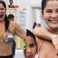 Samara Felippo curte parque aquático com as filhas