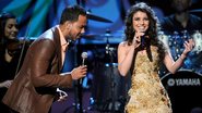 Paula Fernandes canta com Romeo Santos no Grammy Latino - Getty Images