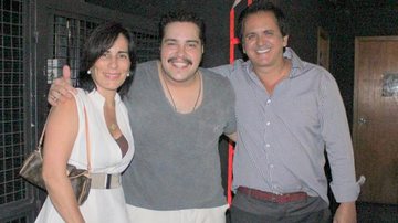 Gloria Pires e Orlando Morais com Tiago Abravanel - Fausto Candelaria / AgNews