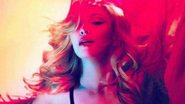 Madonna aparece de sutiã na capa do single 'Girls Gone Wild' - Reprodução