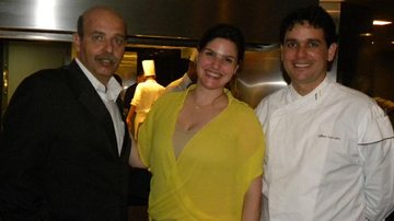 Fernando Joly, apresentador do Programa SHOW VIP, Luciana Salton, diretora executiva da Vinícola Salton, e o Chef Willian Carvalho - Divulgação