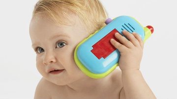 Desconfie que a criança tem algum problema de audição se ela não responder a estímulos sonoros, falar errado ou assistir televisão com volume alto - Shutterstock