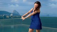 Diante da praia de Copacabana e do Pão de Açúcar, a atriz diz que vive momento de grande felicidade. No detalhe, ao lado do marido - Cadu Pilotto