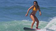 Dani Suziki surfa em praia do Rio de Janeiro - Dilson Silva/ AgNews