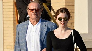 Jack Nicholson aproveita folga para tarde de compras com a filha, Lorraine - AKM-GSI/AKM-GSI