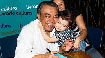 Mauricio de Sousa recebe carinho dos fãs em lançamento de livro infantil - Photo Rio News