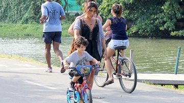 Daniele Suzuki passeia com o filho no Rio de Janeiro - JC Pereira /AgNews