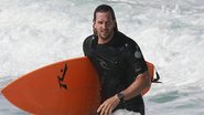 Vladimir Brichta mostra habilidade no surfe - Dilson Silva/AgNews