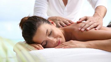 Massagem - Shutterstock