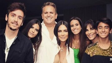 Antonia Morais publica foto raríssima com toda a família reunida - Instagram/Reprodução
