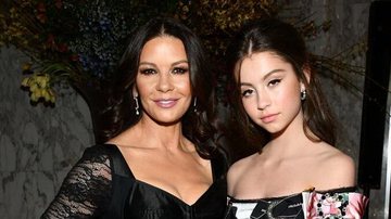 Filha de Catherine Zeta-Jones chama a atenção por beleza - Divulgação