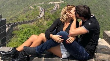 Kaká e Carol Dias posam juntos na Muralha da China - Reprodução/ Instagram