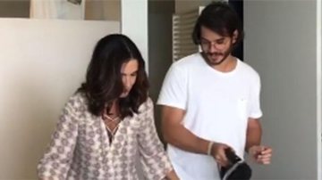 Fátima Bernardes ensina namorado a passar roupa - Reprodução