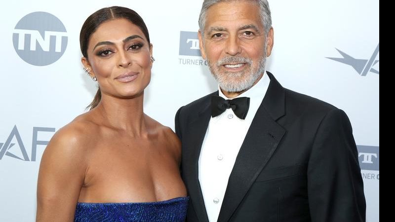 Juliana Paes posa ao lado de George Clooney - Divulgação