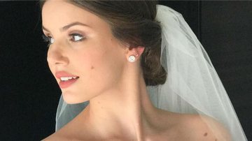 Camila Queiroz aparece deslumbrante no dia de seu casamento - Lethicia Bronstein/ Reprodução Instagram