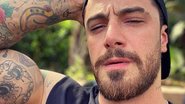 Felipe Titto surge de sunga e esquenta web - Divulgação/Instagram
