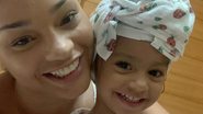 Juliana Alves encanta ao mostrar a filha retirando sua maquiagem - Reprodução/Instagram