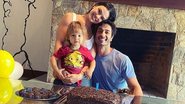 Isis Valverde e o marido celebram aniversário de Rael em casa - Reprodução/Instagram