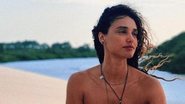 Débora Nascimento arranca suspiros ao resgatar registro belíssimo em que surge curtindo um dia de sol na praia - Reprodução/Instagram