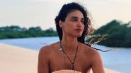 Débora Nascimento exibe sua beleza natural ao posar para lindo registro durante um passeio de barco - Reprodução/Instagram