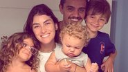 Felipe Simas compartilha clique encantador com a família - Reprodução/Instagram